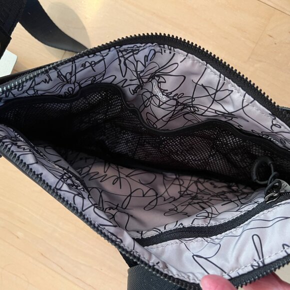 LULULEMON | Belt Bag - Picture 2 of 6